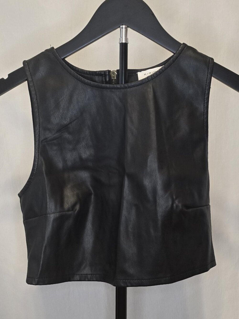 Kirious Los Angeles Faux Leather Crop Top Sleeveless Exposed Back Zip Black M